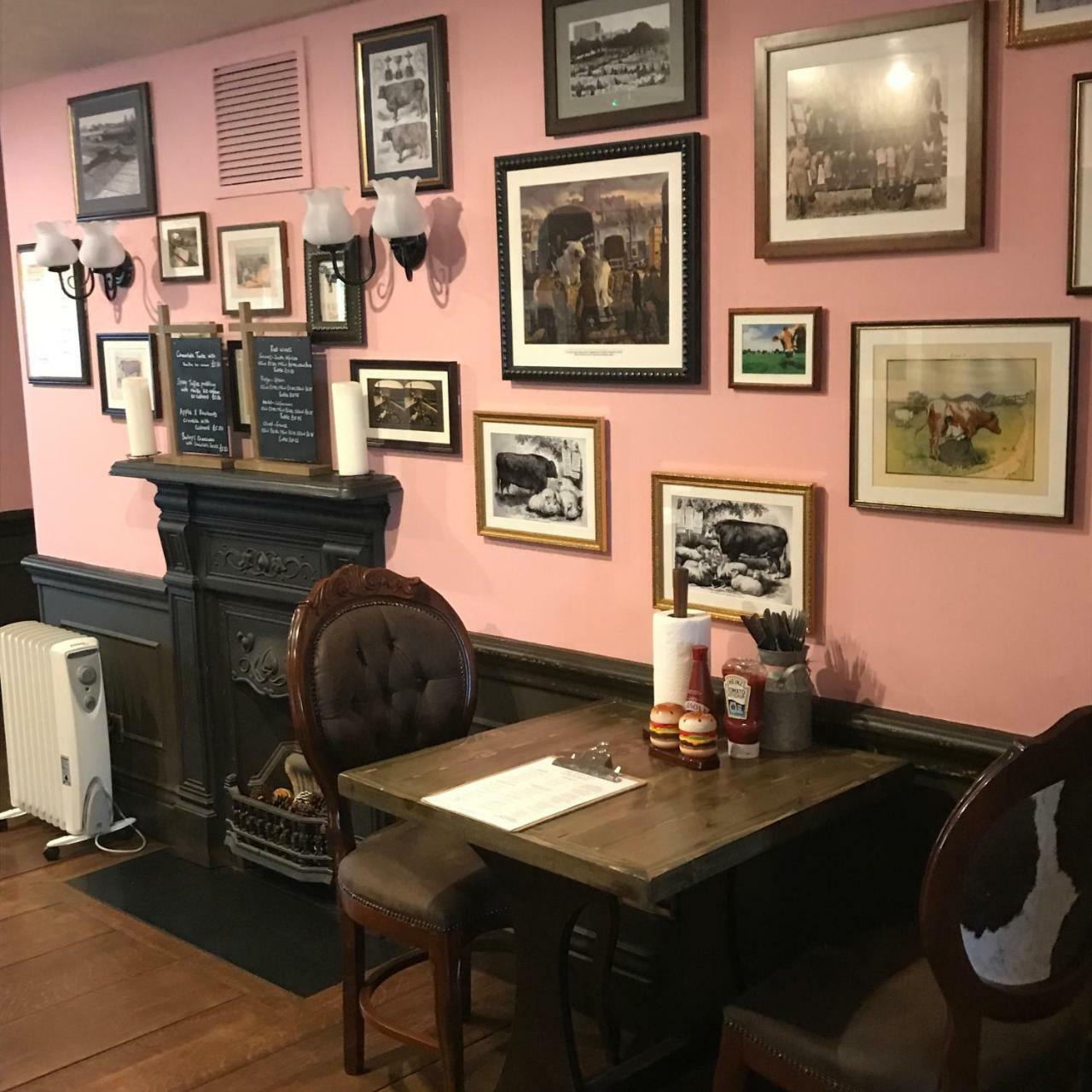 סטרמינסטר ניוטון The Swan Inn מראה חיצוני תמונה
