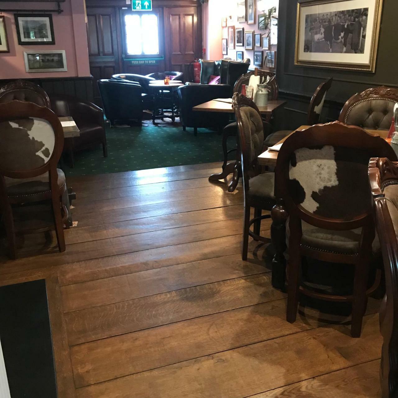 סטרמינסטר ניוטון The Swan Inn מראה חיצוני תמונה